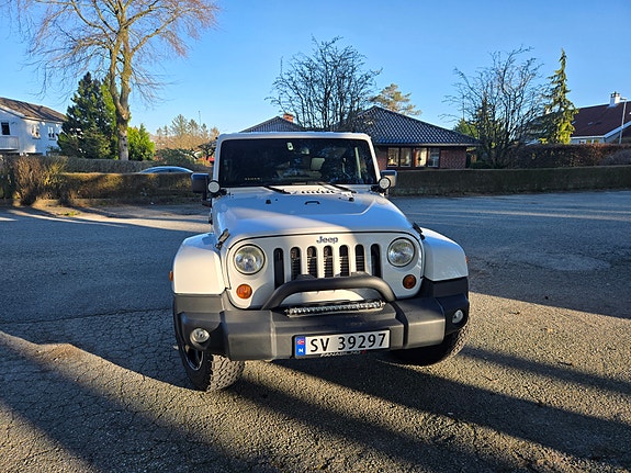 Jeep Wrangler 11 of 27