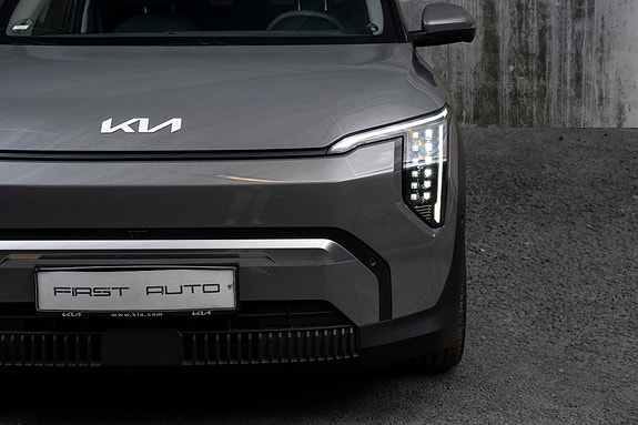 Kia EV3 4 of 5