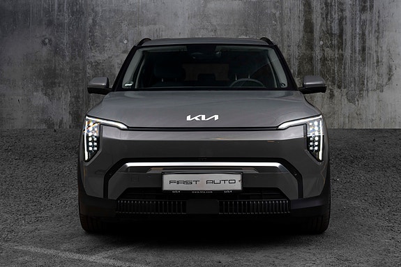Kia EV3 3 of 5