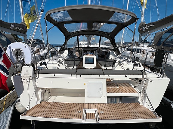 Godt utstyrt 2020 mod. Dufour 412 - Ligger utstilt på på Vollen Marina