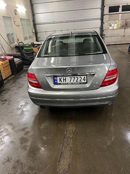 Mercedes-Benz C180 4 of 24