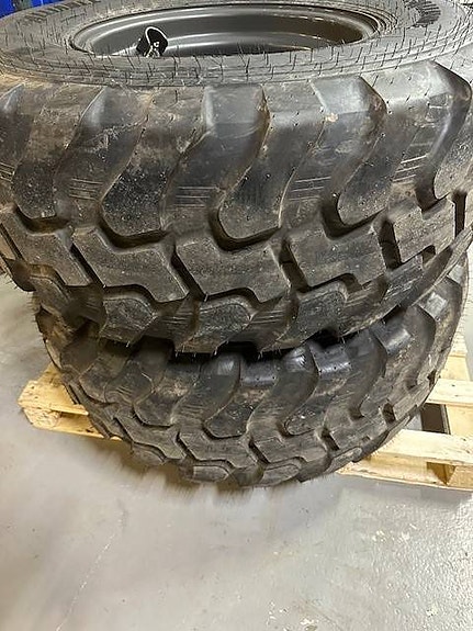 Andre Alliance 405/70R20 2 of 5
