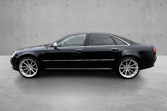Audi S8 5 of 5