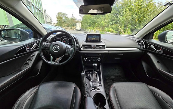 Mazda 3 3 of 5