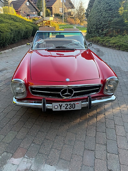 Mercedes-Benz 113 2 of 5