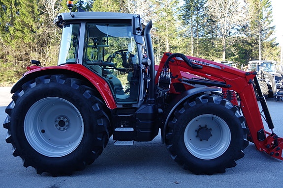 Massey Ferguson 5S.145