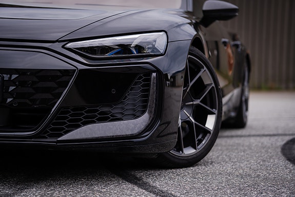 Audi e-tron GT RS 4 of 5
