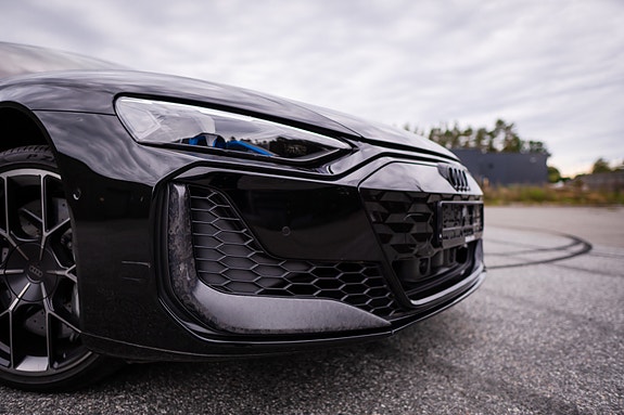 Audi e-tron GT RS 3 of 5