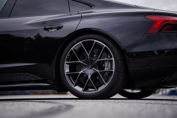 Audi e-tron GT RS 5 of 5
