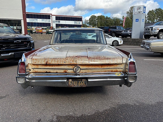 Buick Le Sabre 6 of 23