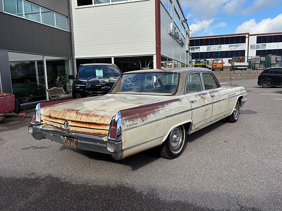 Buick Le Sabre 4 of 5