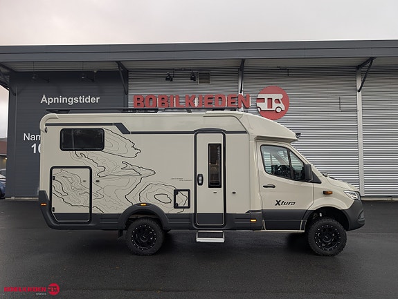 Eura Mobil Xtura 686 EF || Mercedes 4x4 | 190hk | ALDE | ALDE gulvvarme | 330Ah Lithium | 2x solcelle