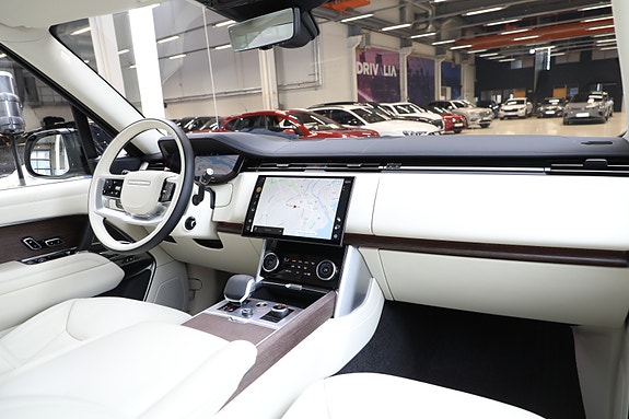 Land Rover Range Rover 13 of 30