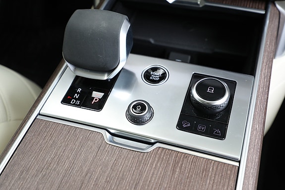 Land Rover Range Rover 24 of 30