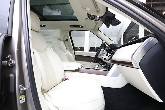 Land Rover Range Rover 25 of 30