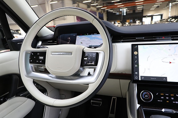 Land Rover Range Rover 19 of 30