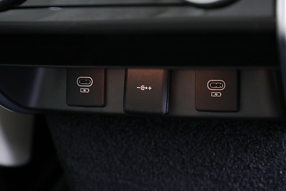 Land Rover Range Rover 17 of 30