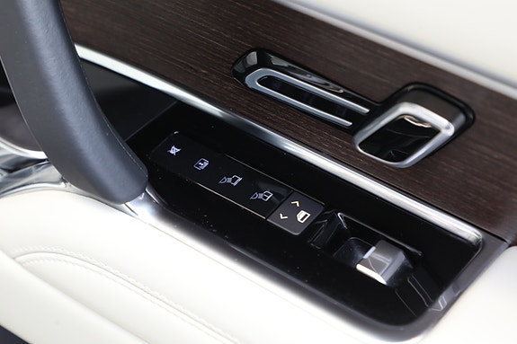 Land Rover Range Rover 18 of 30