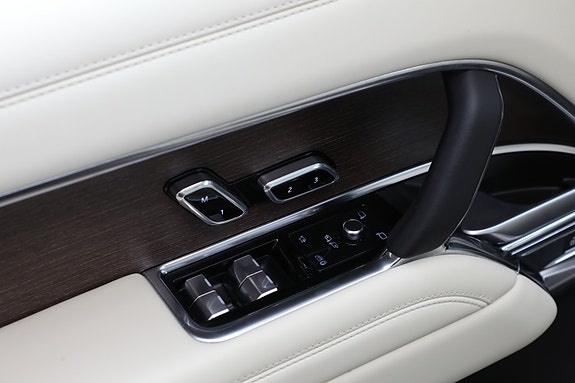 Land Rover Range Rover 29 of 30