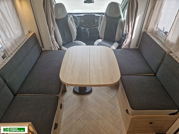 Challenger 380 GRAPHITE EDITION Ford Transit 165 hk 2,0L automat, 5 sitteplasser / 6 soveplasser. Kan oppgristreres til 4100kg. Totalvekt 18 of 30