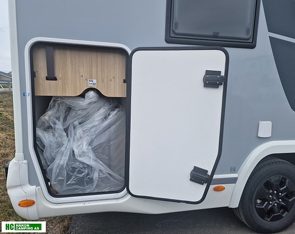 Challenger 380 GRAPHITE EDITION Ford Transit 165 hk 2,0L automat, 5 sitteplasser / 6 soveplasser. Kan oppgristreres til 4100kg. Totalvekt 6 of 30