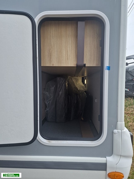 Challenger 380 GRAPHITE EDITION Ford Transit 165 hk 2,0L automat, 5 sitteplasser / 6 soveplasser. Kan oppgristreres til 4100kg. Totalvekt 5 of 30