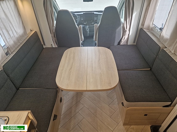 Challenger 380 GRAPHITE EDITION Ford Transit 165 hk 2,0L automat, 5 sitteplasser / 6 soveplasser. Kan oppgristreres til 4100kg. Totalvekt 17 of 30