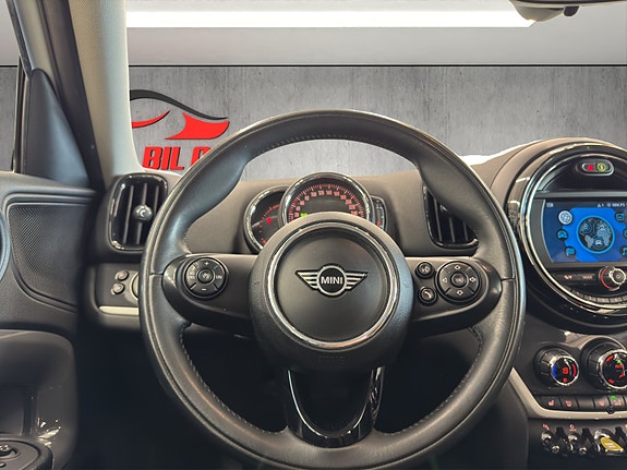MINI Countryman-Serie 15 of 30