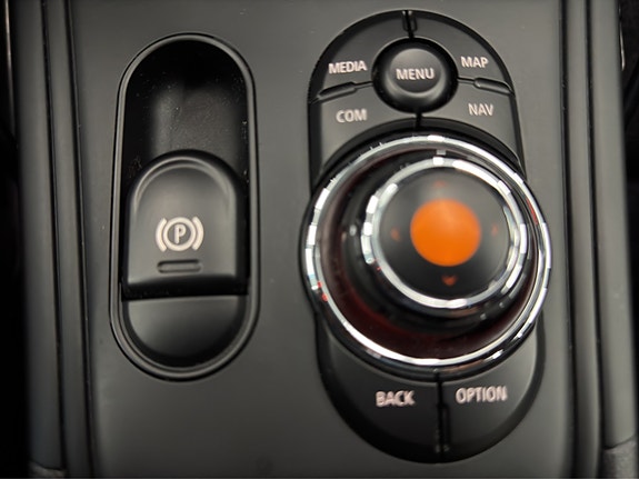 MINI Countryman-Serie 22 of 30