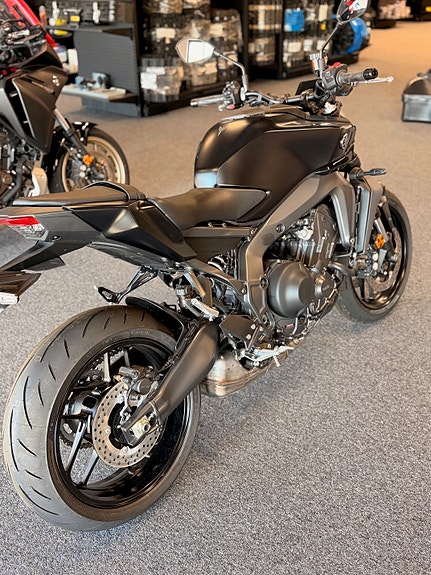 Yamaha MT-09 Tech Black 4 of 5