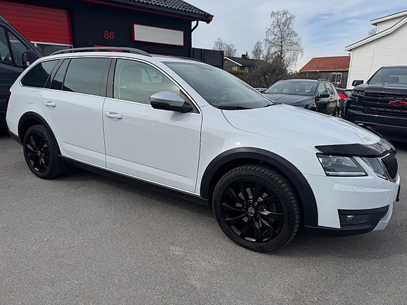 Skoda Octavia Scout 10 of 30