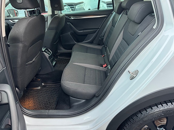 Skoda Octavia Scout 27 of 30