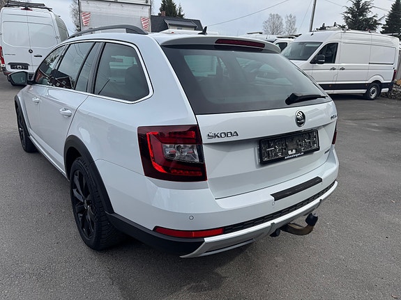Skoda Octavia Scout 4 of 5