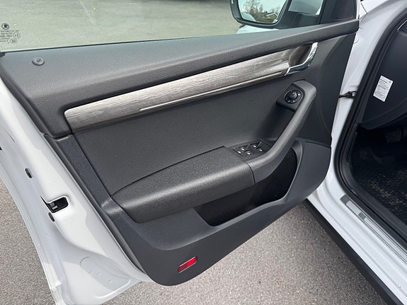 Skoda Octavia Scout 12 of 30