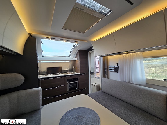 Adria ALPINA 663 HT 15 of 30