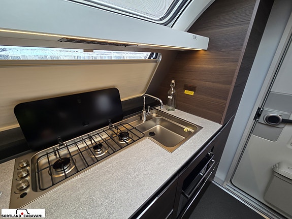 Adria ALPINA 663 HT 22 of 30
