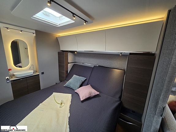 Adria ALPINA 663 HT 25 of 30