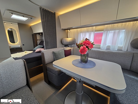 Adria ALPINA 663 HT 12 of 30