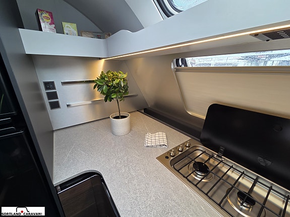 Adria ALPINA 663 HT 21 of 30