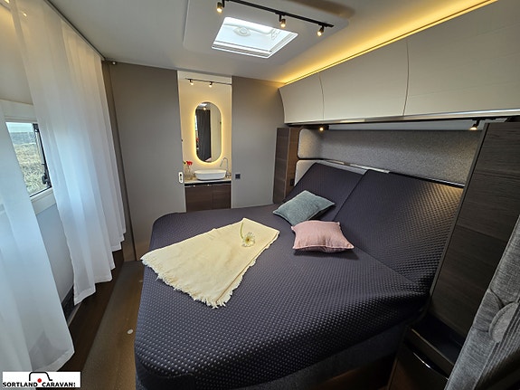 Adria ALPINA 663 HT 24 of 30