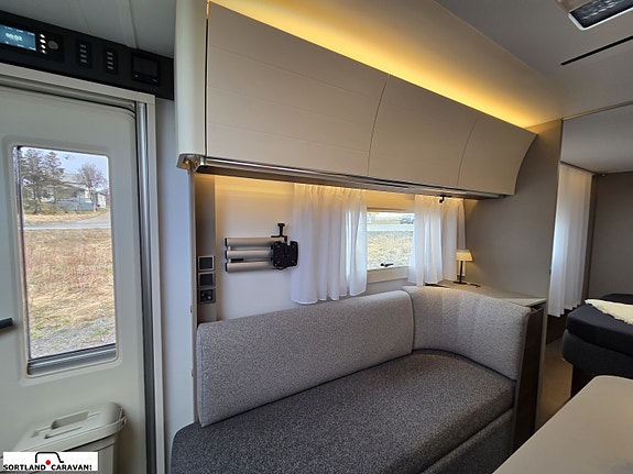 Adria ALPINA 663 HT 13 of 30