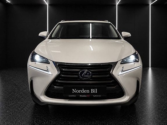 Lexus NX300h 2 of 30