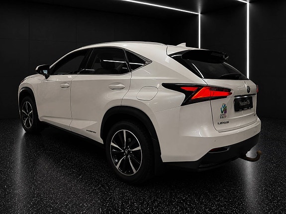 Lexus NX300h 3 of 30