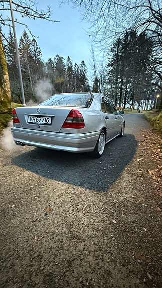 Mercedes-Benz C36 16 of 30