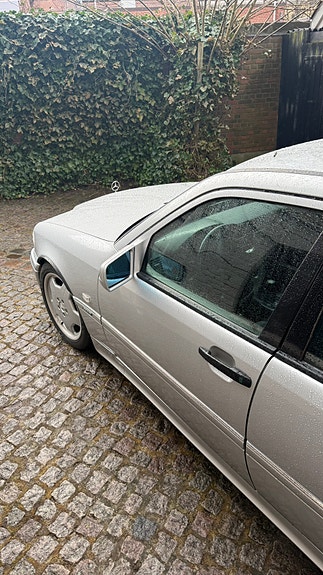 Mercedes-Benz C36 8 of 30
