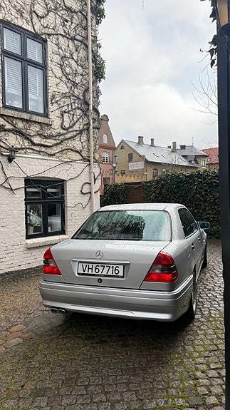 Mercedes-Benz C36 9 of 30