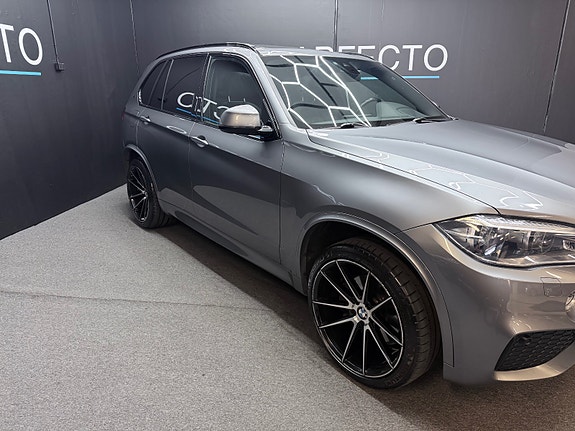 BMW X5 3 of 5