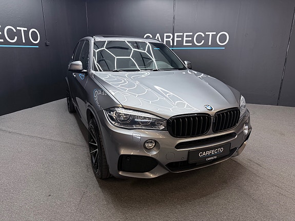 BMW X5 2 of 5