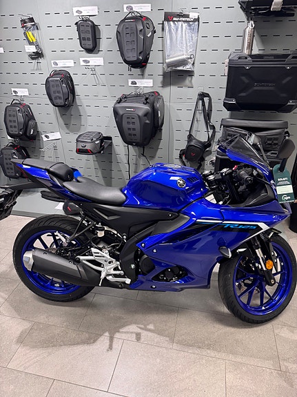 Yamaha YZF-R 125 3 of 7