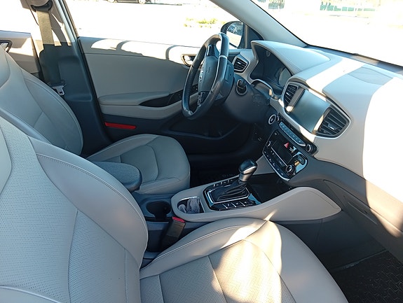 Hyundai IONIQ 7 of 16